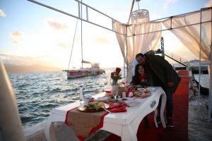 Karşıyaka Evlilik Teklifi Organizasyonu İzmir