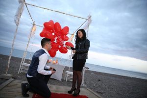 Çanakkale Kumsalda Sürpriz Evlilik Teklifi Organizasyonu