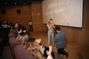 Sinemada Sürpriz Evlilik Teklifi Organizasyonu İzmir
