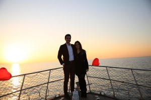 İzmir Gün Batımında Teknede Evlilik Teklifi Organizasyonu