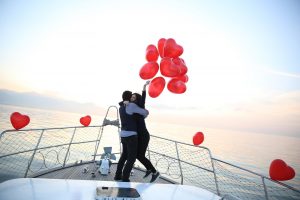 Bostanlı Mutluluk Teknesinde Evlenme Teklifi Organizasyonu