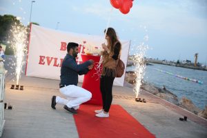 Deniz Kenarında Evlilik Teklifi Organizasyonu İzmir