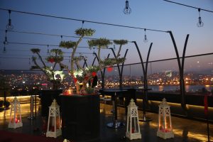 Deniz Manzaralı Restoranda Evlilik Teklifi Organizasyonu İzmir