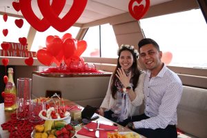 İzmir’de Teknede Evlenme Teklifi Organizasyonu Tekne Süsleme
