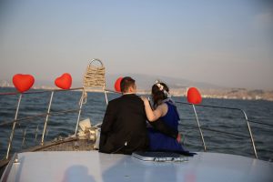 Körfezde yatta sürpriz evlilik teklifi organizasyonu