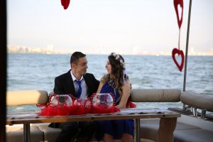 Körfezde yatta sürpriz evlilik teklifi organizasyonu