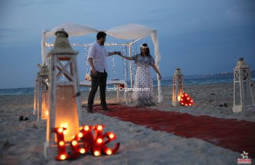 Ege Plajında Evlenme Teklifi Organizasyonu Çeşme