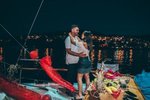 Bodrum Teknede Sürpriz Evlenme Teklifi Organizasyonu