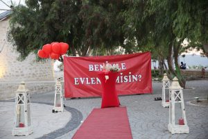 İzmir Alaçatı Sürpriz Evlilik Teklifi Organizasyonu İzmir Organizasyon