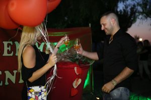 Yel Değirmenlerinde Romantik Evlilik Teklifi Organizasyonu İzmir Organizasyon