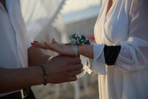 Çeşme’de Havai Fişekli Sürpriz Evlenme Teklifi Organizasyonu