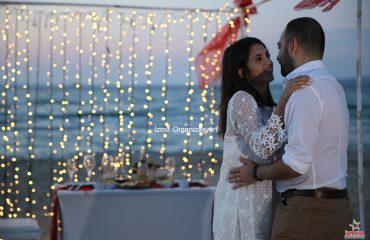 Çeşme Deniz Kenarında Evlenme Teklifi Organizasyonu Uçan Balon Işık Şelalesi ve Işık Sistemleri Kurulumu İzmir Organizasyon