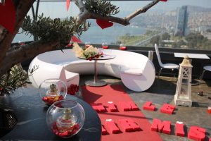 Sürpriz Evlenme Teklifi Organizasyonu Restoran Süsleme İzmir Organizasyon