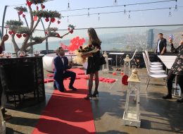 Restoranda Evlenme Teklifi Organizasyonu Diz Çökme Anı İzmir Organizasyon