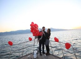 İstanbul Boğazında Teknede Evlenme Teklifi Organizasyonu