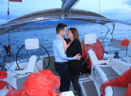 Pasaport Çıkışlı Teknede Evlilik Teklifi Organizasyonu