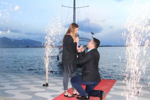 Pasaport Çıkışlı Teknede Sürpriz Evlilik Teklifi Organizasyonu