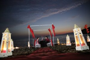 Seferihisar Kumsalda Evlilik Teklifi Organizasyonu Kargı Süsleme İzmir Organizasyon